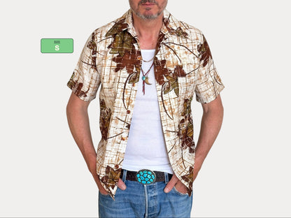 Taille S. Chemise hawaïenne vintage en coton des années 60 fabriquée aux États-Unis par Jantsen