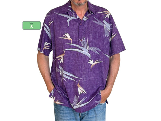 Small. Vintage 80s Hawaiian cotton shirt