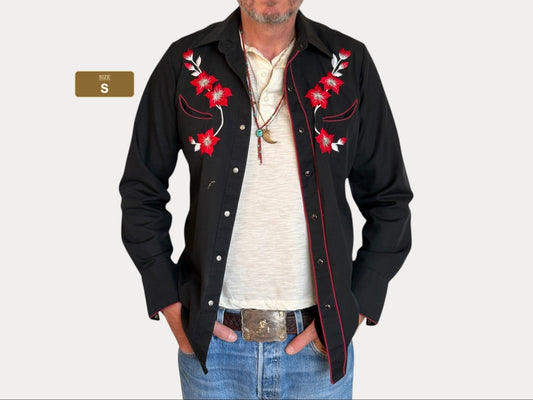 Size S. Authentic 70’s embroidered  Western Shirt — Vintage Print