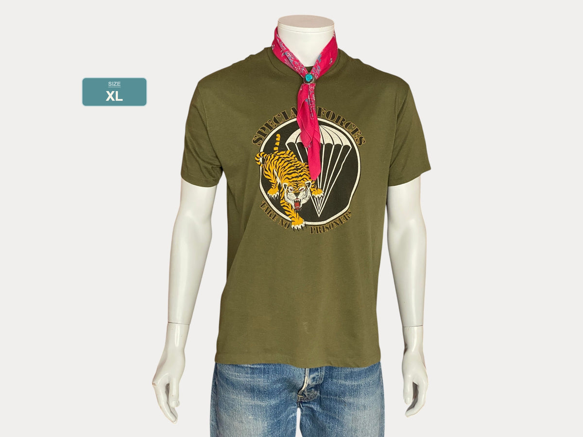 Size XL. Made In USA Special forces vintage 80s T shirt Made by commando Military design