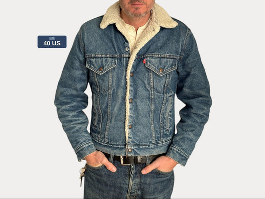 Size 40US / 50EU. 4 pockets 80s Vintage Levis fleece Jacket Made in USA.