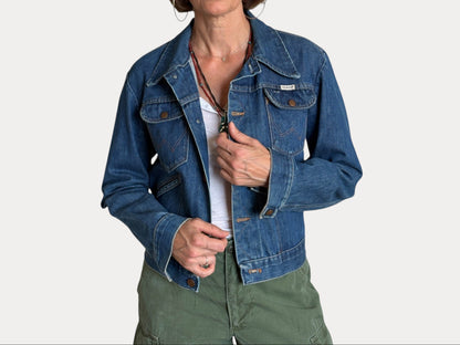 Size 34US / 44EU. Authentic 80s Wrangler denim jacket -4 pockets- Made in the USA-AJ357 Studio-AJ357 Studio