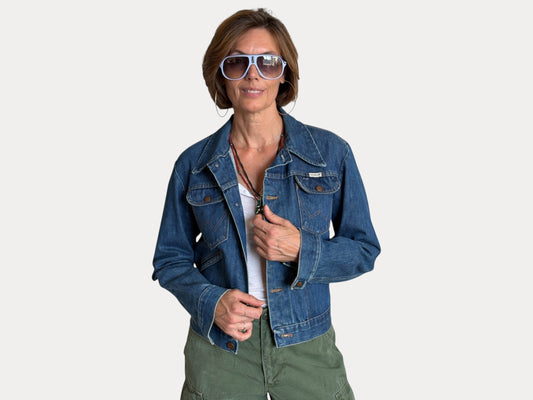 Size 34US / 44EU. Authentic 80s Wrangler denim jacket -4 pockets- Made in the USA-AJ357 Studio-AJ357 Studio