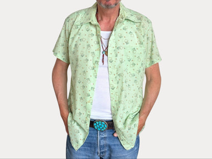 Size M. Vintage 70’s Grand Prix Shirt — Light Green Printed Casual Shirt — Summer Retro Look-AJ357 Studio-AJ357 Studio