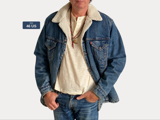 Size 46US/56EU. 4 pockets Vintage Levis fleece Jacket Made in USA.