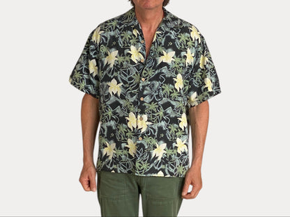 Size Large. Vintage 90s Hawaiian shirt-AJ357 Studio-AJ357 Studio