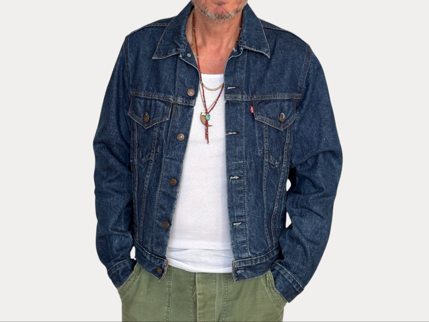 Size 42US / 52EU. Levis 70505 – Vintage 80s Levi’s Denim Jacket – 4 Pockets – Made in USA-AJ357 Studio-AJ357 Studio