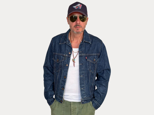 Size 42US / 52EU. Levis 70505 – Vintage 80s Levi’s Denim Jacket – 4 Pockets – Made in USA-AJ357 Studio-AJ357 Studio