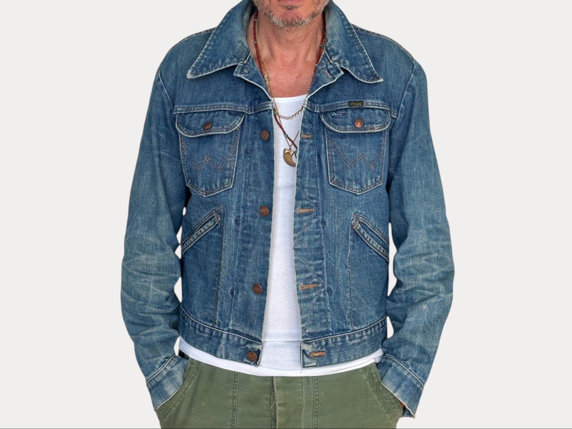 Size 42US / 52EU Authentic 80s Wrangler denim jacket -4 pockets- Made in the USA-AJ357 Studio-AJ357 Studio