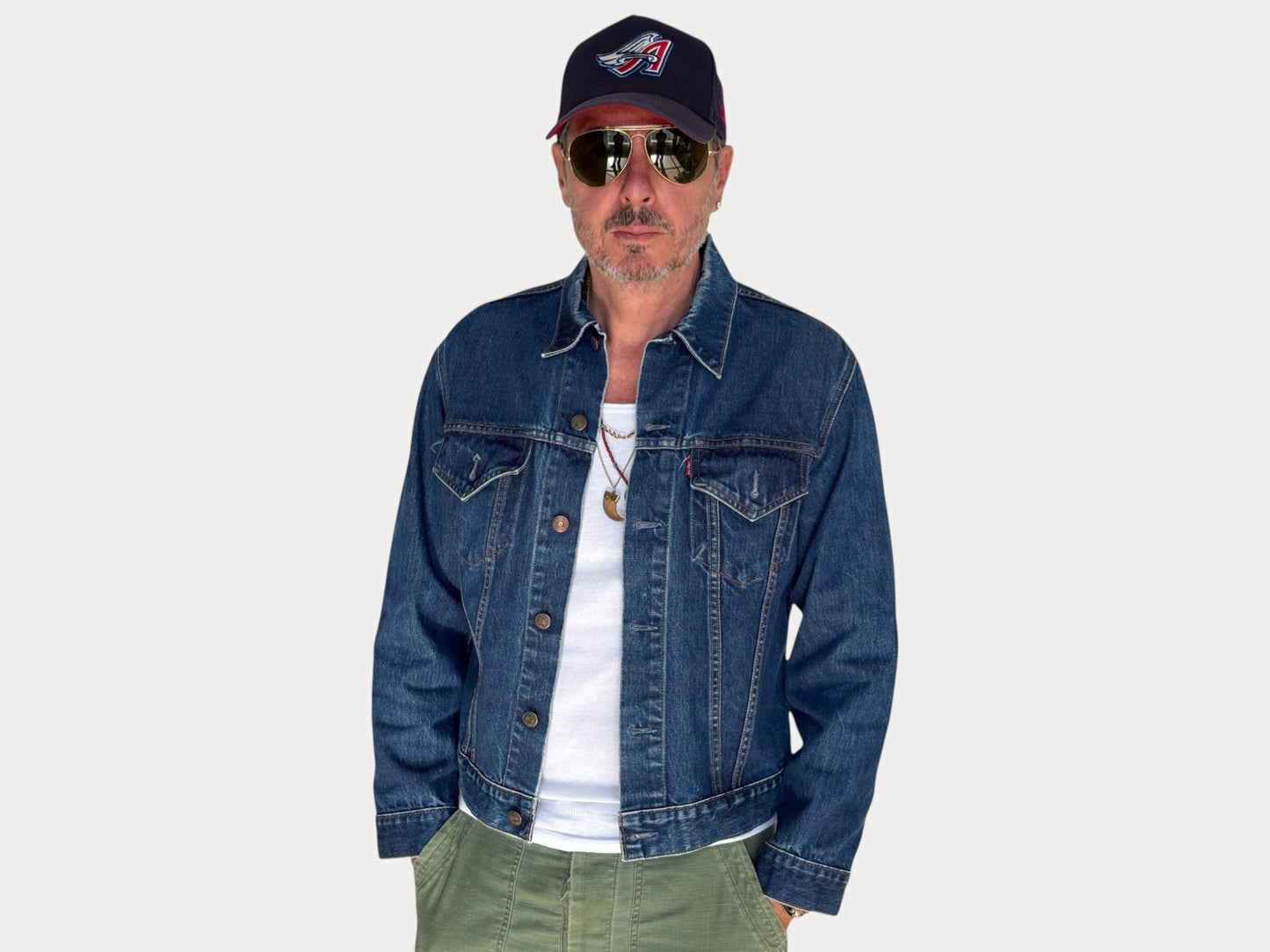 Size 40US / 50EU. Vintage Early 70s 2 pocket Levi’s Denim Jacket 70505 – Single Stitch Made in MACAU-AJ357 Studio-AJ357 Studio
