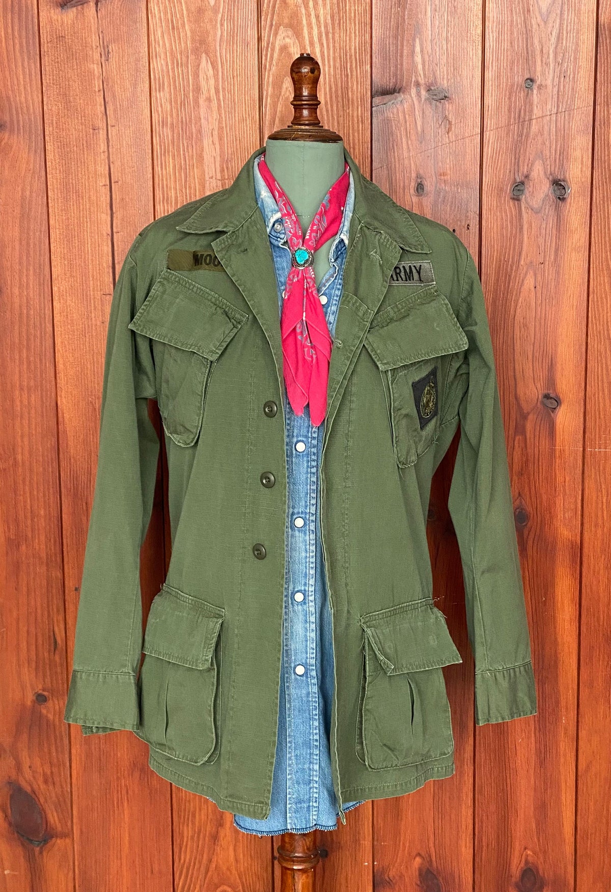 X Small. Authentic 1970 US Army Vintage tropical Vietnam jungle jacket.-AJ357 Studio