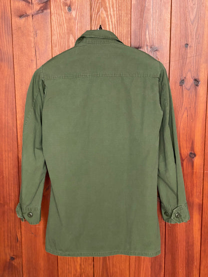 X Small. Authentic 1970 US Army Vintage tropical Vietnam jungle jacket.-AJ357 Studio