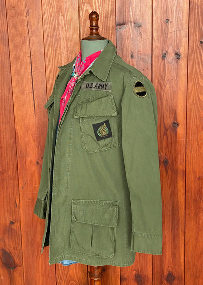 X Small. Authentic 1970 US Army Vintage tropical Vietnam jungle jacket.-AJ357 Studio