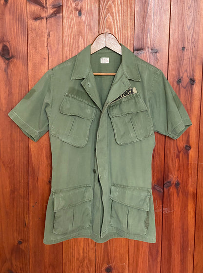 Small Reg. Authentic 1969 US Army Vintage Vietnam jungle jacket.-AJ357 Studio