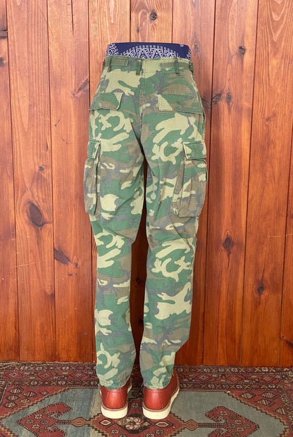 Small long. Authentic US Army 1977 camouflage jungle pants.-AJ357 Studio