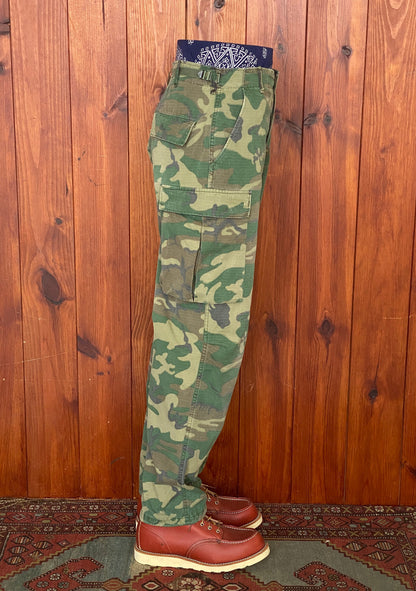 Small long. Authentic US Army 1977 camouflage jungle pants.-AJ357 Studio