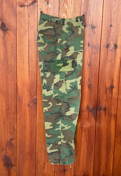 X Small Short . Authentic US Army 1969 camouflage jungle pants.-AJ357 Studio