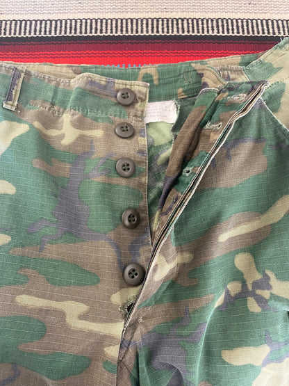 Small long. Authentic US Army 1977 camouflage jungle pants.-AJ357 Studio