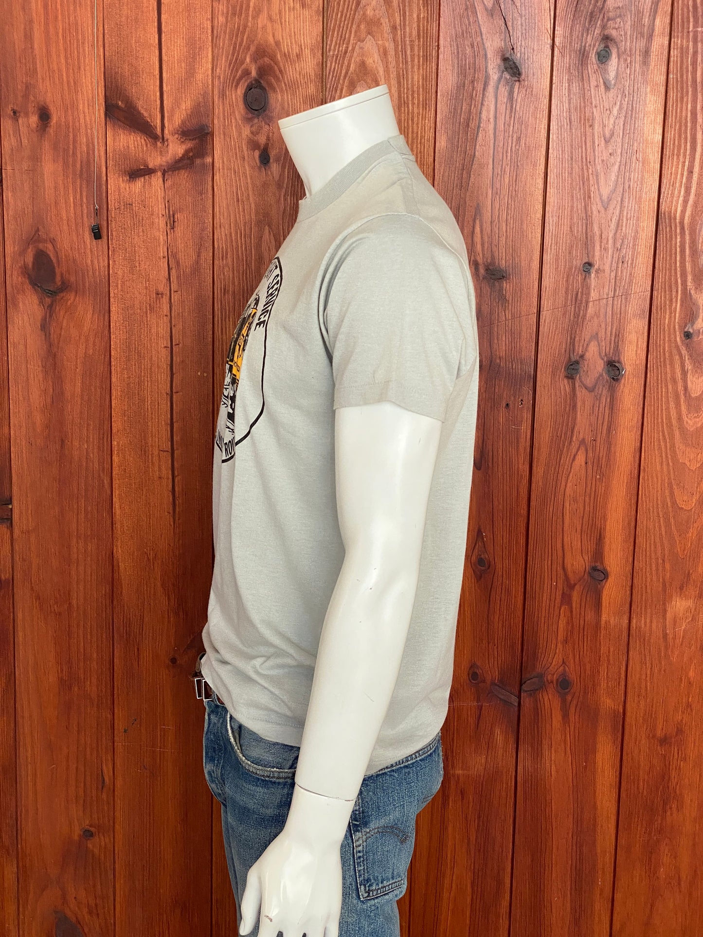 Large. Vintage 50/50 cotton 80s t shirt Made In USA
