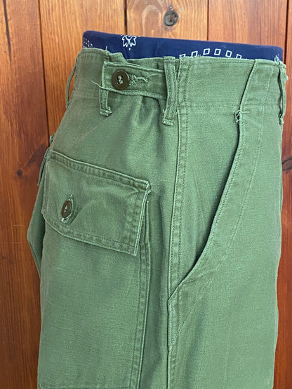 Size Med. Authentic 60s Vietnam war era OG-107 fatigue pants-AJ357 Studio