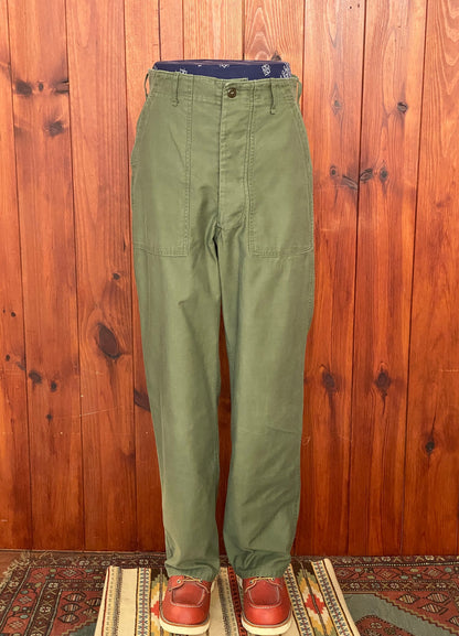Size Med. Authentic 60s Vietnam war era OG-107 fatigue pants-AJ357 Studio