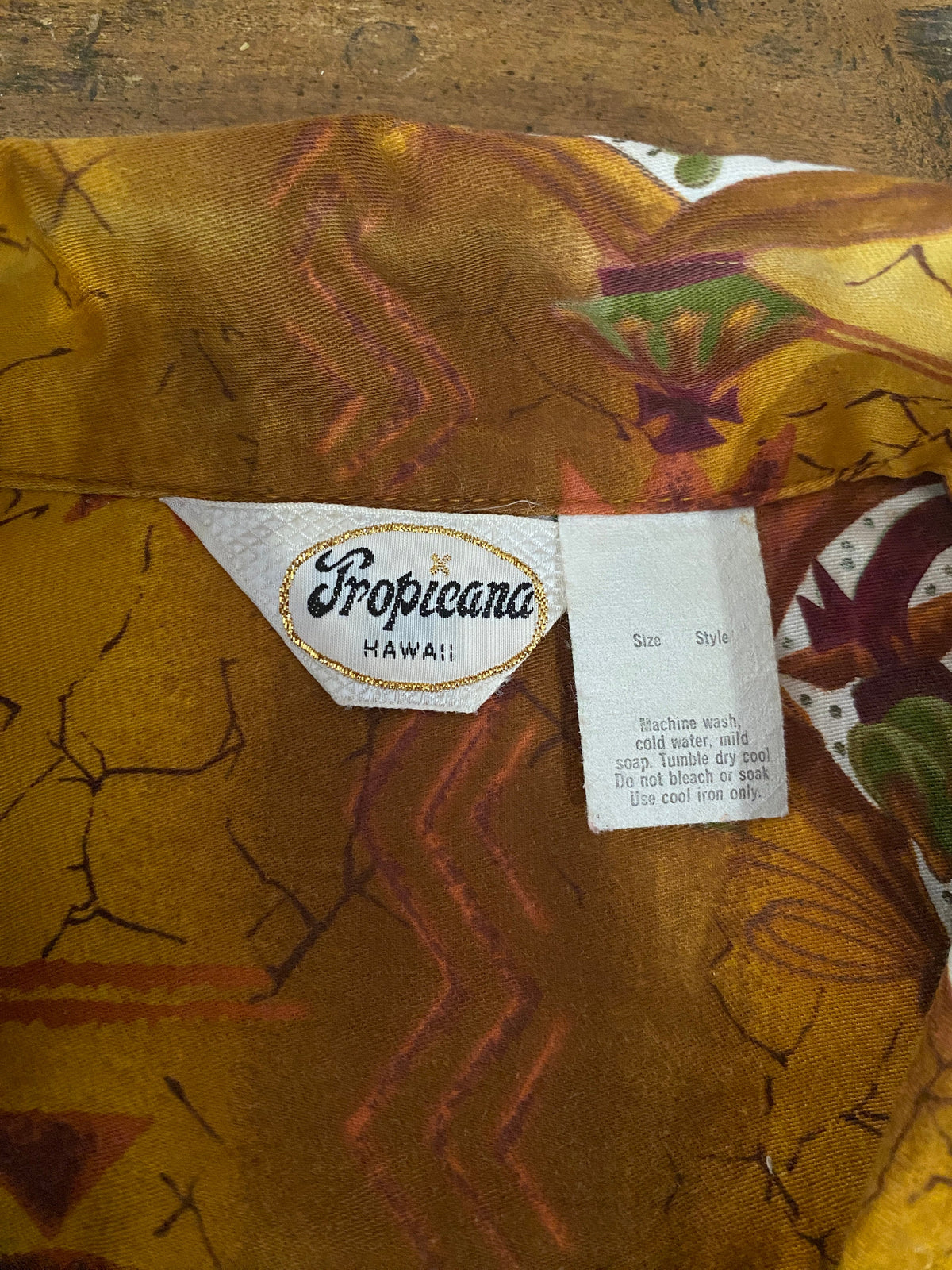 Medium Size Vintage 90s Hawaiian Satin Cotton Shirt - Retro Tropical Collectible-AJ357 Studio