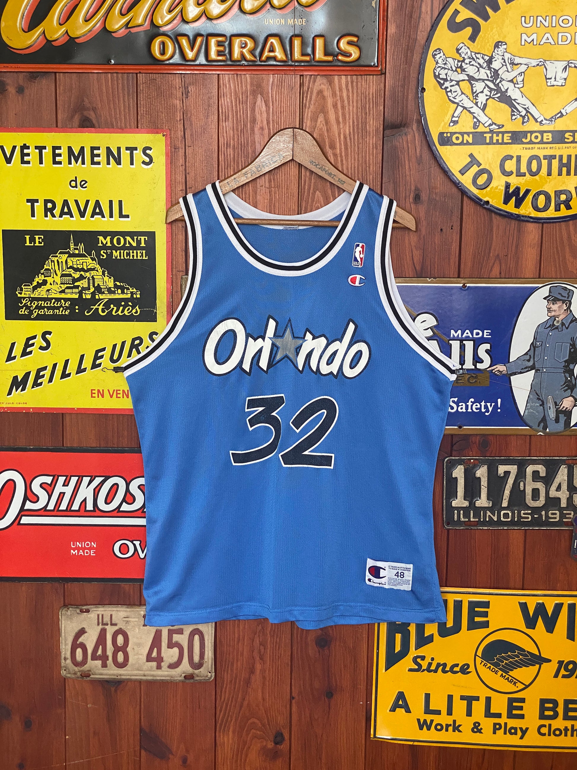  Vintage 90s Orlando NBA jersey with player O'Neal #32, size 48 - front view. Made by Champion.