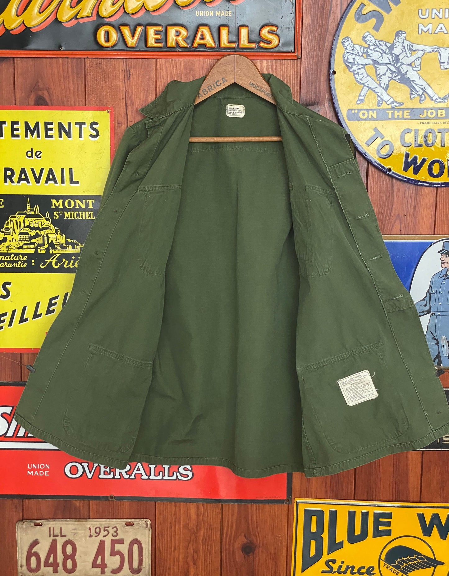 Small Reg. Authentic 1969 US Army Vintage tropical Vietnam  jungle jacket.