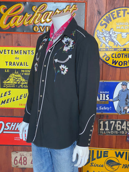 Size Med/Large. Vintage 70s embroidered H Bar C western shirt-AJ357 Studio