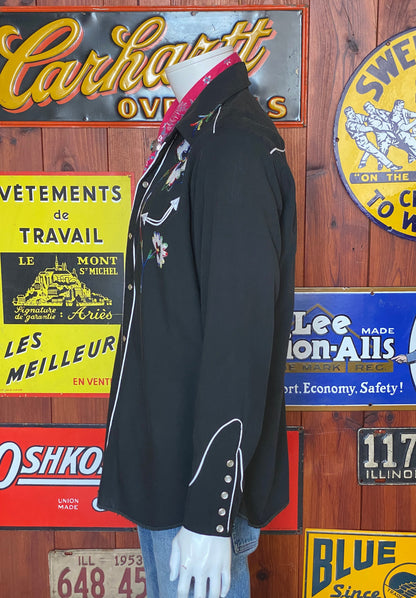 Size Med/Large. Vintage 70s embroidered H Bar C western shirt-AJ357 Studio