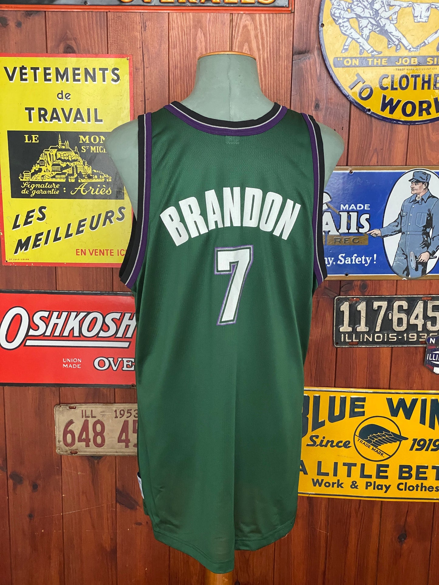 Vintage Bucks NBA #7 Brandon Champion Jersey - Size 52 | Classic Basketball Memorabilia